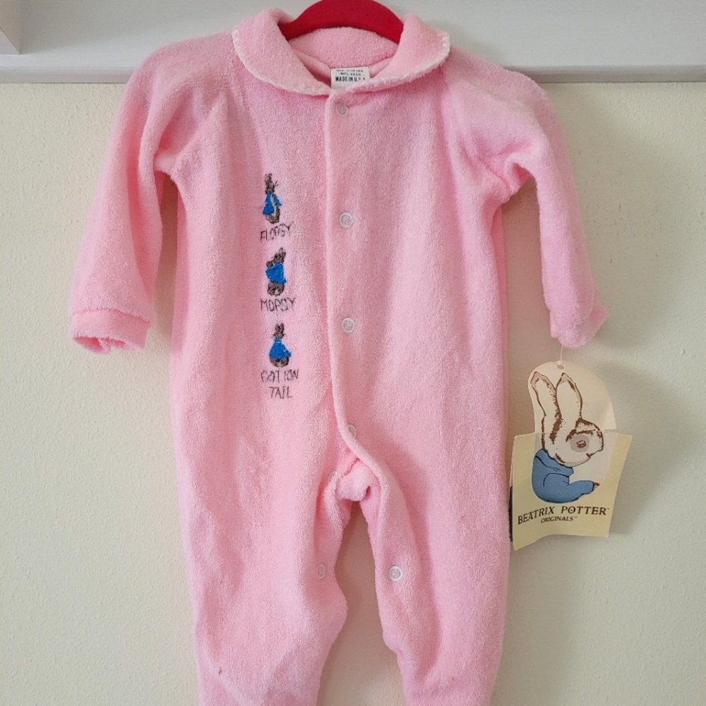 NWT Vintage Beatrix Potter Originals Embroidered Baby Footed Onsie Peter Rabbit